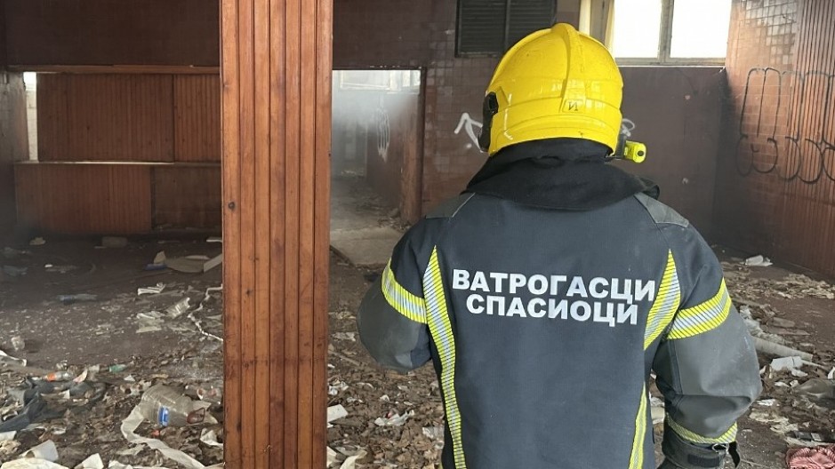 DEDA ANDRIJA JE GODINAMA GRADIO KUĆU ZA POTOMKE! Sada je sve pepeo, izgorela kuća na Goliji!