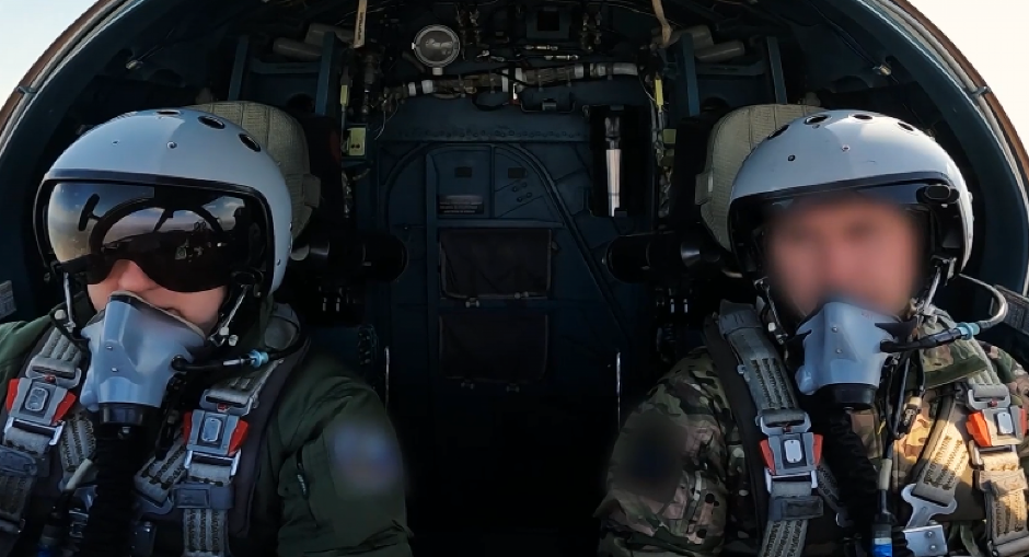 RUSI POSEJALI PAKLENI OGANJ SA NEBA Snimak iz Su-34 prikazuje razoran bombaški udar u Kursku (VIDEO)