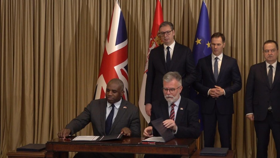 NA STOLU 3 VAŽNA DOKUMENTA Evo šta je danas potpisano u Vili Mir