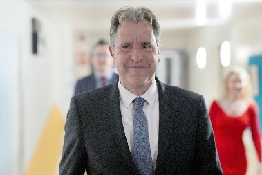 SKANDAL DRMA VELIKU BRITANIJU Poslanik uhapšen zbog sumnje da je vršio bludne radnje nad decom