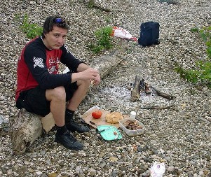 DRUKARA: SIMOVIĆ CMIZDRI KO MALO DETE I KALINIĆA TUŽAKA LEGIJI! Član zemunskog klana u Zabeli traži zaštitu od bivšeg šefa crvenih beretki