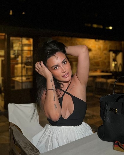 ANDREANA ČEKIĆ PEVA NA PROSLAVI TEŠKOJ 500.000 EVRA Snimak iz Dubajia nestvaran, na plaži sam luksuz (VIDEO)