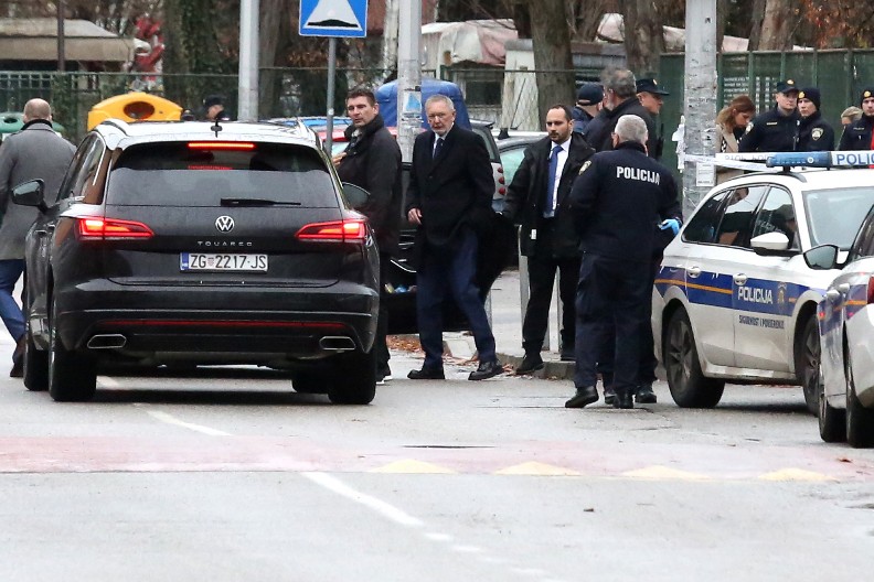 UŽAS U HRVATSKOM SABORU! Hrvati se spremaju da skrnave srpska groblja: Ima ih na stotine, takve ćemo sklanjati!