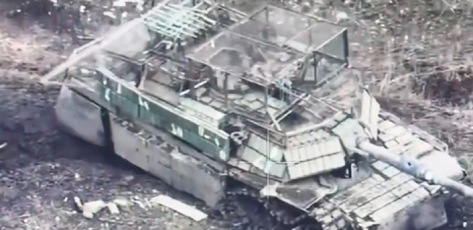 AMERIČKI 'MONSTRUM' PRETVOREN U PRAH I PEPEO Rusi raspalili smrtonosnom letelicom, zastrašujući snimci sa fronta!