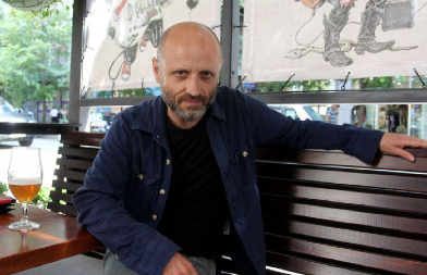 HITNO OGLAŠAVANJE UHAPŠENOG PEVAČA! Mile Kekin otkrio šokantne detalje: "Četiri službena lica su me strpala u maricu"