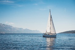 MORNARI NASRED PUČINE PRONAŠLI NAPUŠTENI BROD! Evo šta su zatekli u njemu