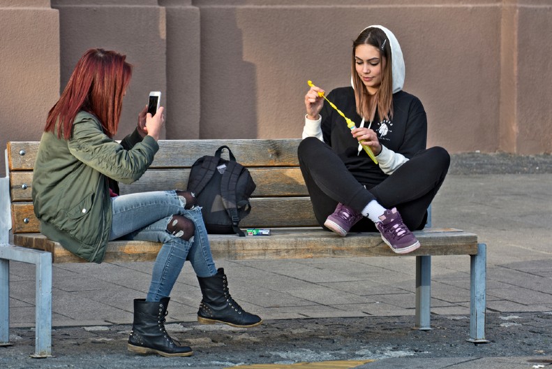 HOROSKOP ZA SREDU, 16. APRIL Ovnu neverovatna priliku na poslu, Biku ljubavno iznenađenje, Jarcu bolovi u leđima