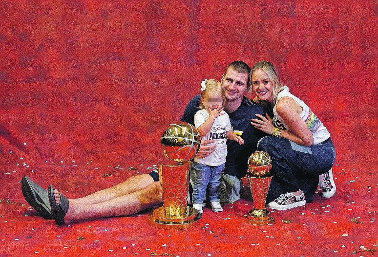 NIKOLA JOKIĆ HTEO DA ODUSTANE OD KOŠARKE Emocije prema Nataliji ga umalo koštale karijere