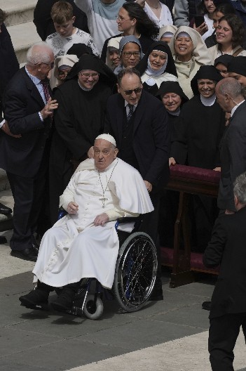 HRVATI GA ZBOG OVOGA NISU VOLELI Kako je papa Franja zavrnuo ruku Zagrebu