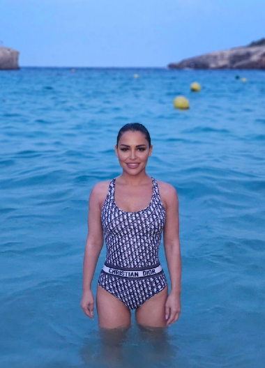 RASKRINKANO KAKO JE ALEKSANDRA MLADENOVIĆ ZARADILA ŠOKANTNU CIFRU NOVCA Više ništa ne može da se sakrije, isplivali svi detalji