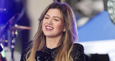 PRUGASTE KOŠULJE NE IZLAZE IZ MODE Ovog proleća ih nosimo u 2 varijante, požurite da ih nabavite, rasprodaju se za tili čas