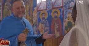 SKANDALČINA NA VENČANJU SRBINA I AFRIKANKE Sveštenik se našalio, pa izazvao bes na mrežama: ''OVO JE BOGOHULJENJE!'' (VIDEO)