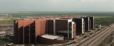 VEĆA I OD PENTAGONA Indija izgradila najveću poslovnu zgradu na svetu (VIDEO)