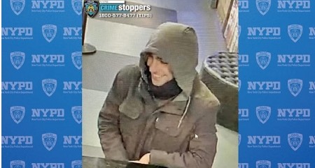 ZA OVIM ČOVEKOM TRAGA CELA AMERIKA! Policija objavila nove fotografije osumnjičenog za ubistvo najmoćnijeg DIREKTORA (FOTO/VIDEO)