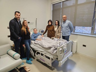 LEKARI SE OGLASILI O STANJU MILORADA DODIKA! Porodica ga okružila pored bolničkog kreveta:"Njegov oporavak..."(FOTO)