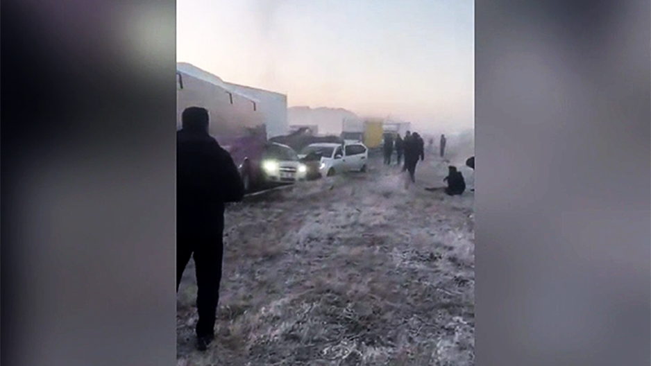 LANČANI SUDAR 30 VOZILA Teška saobraćajna nesreća na auto-putu