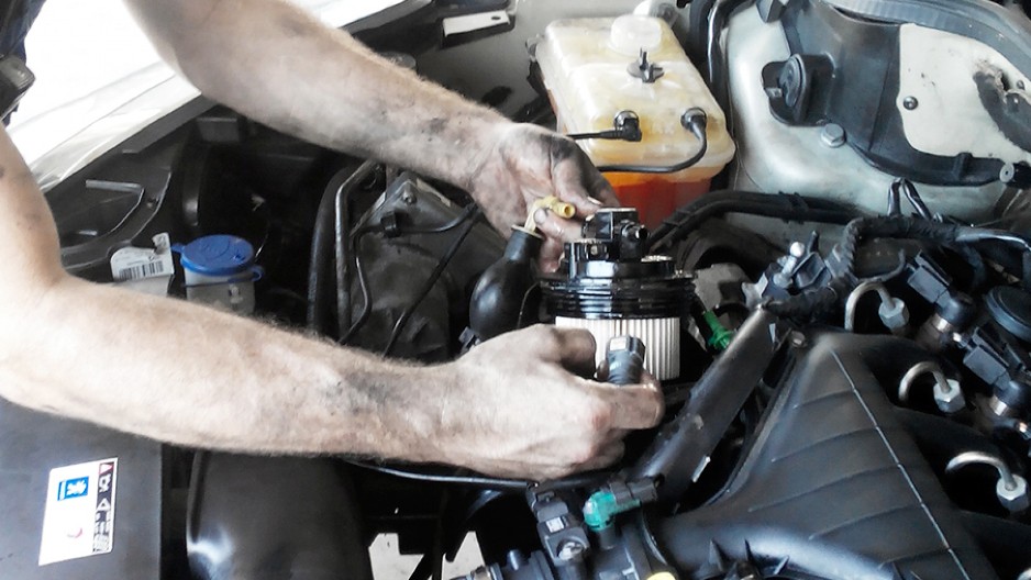 NEMA POTREBE DA BACATE PARE Evo šta možemo sami da promenite NA AUTOMOBILU, umesto da plaćate majstora