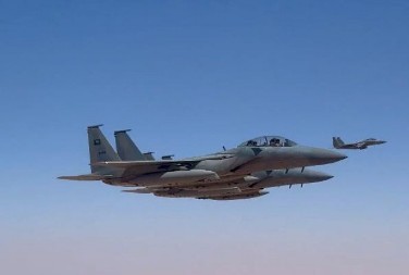 "VIDIMO SE USKORO NA  ZEMLJI" Trampov avion okružilo pet lovaca, objavljen snimak iz vazduha (VIDEO)