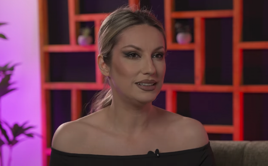 "DA NIJE ONA KOMŠIJINO DETE, NEMOJ DA PROGOVORIMO O TARIFI" Meštani Radinog sela zgroženi izjavom pevačice, stiglo saopštenje iz Četereža