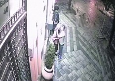 UHVAĆEN MLADIĆ KOJI JE SEKSUALNO ZLOSTAVLJAO BAKU U CENTRU BEOGRADA  On je smešten u zdravstvenu ustanovu