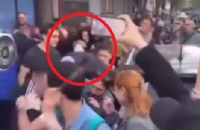 I DEO OPOZICIJE OSUĐUJE NASILJE BLOKADERA U NIŠU Pravnik napade uporedio sa rađanjem fašista u Italiji: "Nikako ne treba relativizovati stvari"