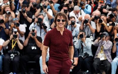 TOM KRUZ PONOVO ŠOKIRA Nakon bacanja kokica, iznenadio novim potezom, fanovi odmah pali u trans