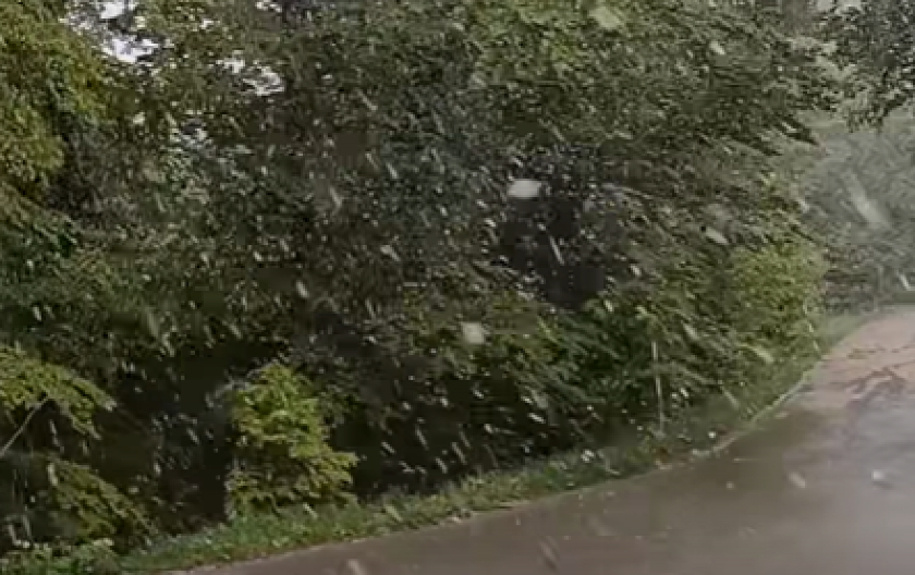 HRVATIMA PAO SNEG U MAJU! Nacionalni park se probudio pod belim pokrivačem, meštani u šoku! (VIDEO)