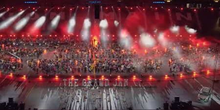 SPEKTAKULARAN ROK KONCERT SA 1.200 MUZIČARA NA SCENI Najveći živi rok bend ušao je u istoriju - evo šta su svirali