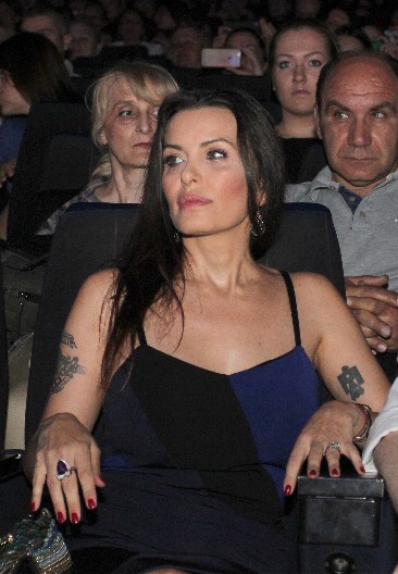 UMRLA BIVŠA SVEKRVA ELENE KARAMAN Sahranjena na Novom groblju, oprostili se najbliži članovi porodice