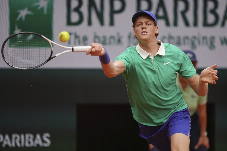 MONSTRUM HARA PARIZOM SIner prepustio rivalu samo tri gema za osminu finala Rolan Garosa