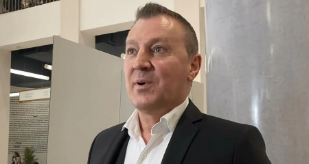 OVA FATALNA PLAVUŠA JE BAJINA BIVŠA ŽENA Pojavom je zaludela celu zemlju, svi ste je bar jednom videli u njegovom spotu (FOTO)