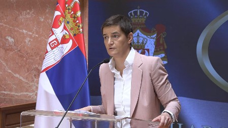 BRNABIĆ ZAKUCALA BLOKADERE FOTELJAŠE: Posle onoga što se desilo dekanu Dridu, šta je za jednog blokadera da uđe i nokautira nekog portira ili profesora?! (VIDEO)