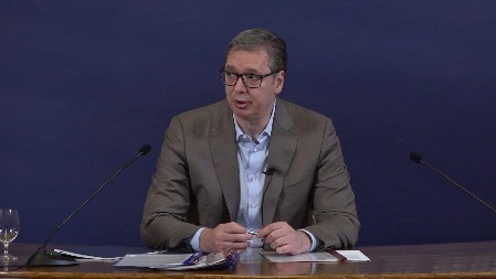 "OBEĆAVAM DA ĆE IMATI VANREDNE IZBORE!" Vučić: "Ja se rukovodim potrebama zemlje"