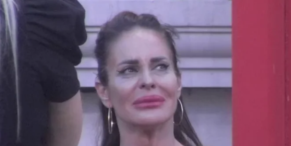 "KAČAVENDA JE ZALJUBLJENA U TERZU" Prolila reku suza, za ovo niko nije znao, potpuno se slomila (VIDEO)