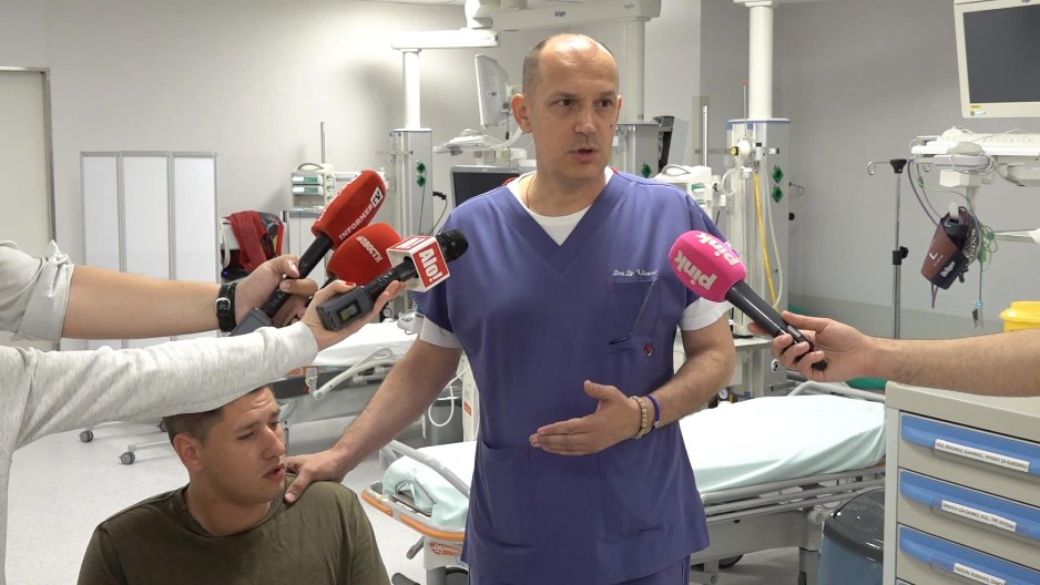 ''MILOŠ JE ZADOBIO JAKE UDARCE U GLAVU''! Ministar Lončar o stanju povređenog studenta Pavlovića nakon terora blokadera