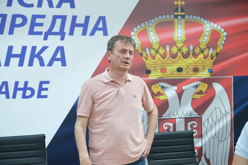 ĆUTI REKTOR, ĆUTI I DEKANKA Glišić o napadu na studente koji žele da uče: Do kada će se trpeti teror SS odreda koji maltretiraju čitavu državu?