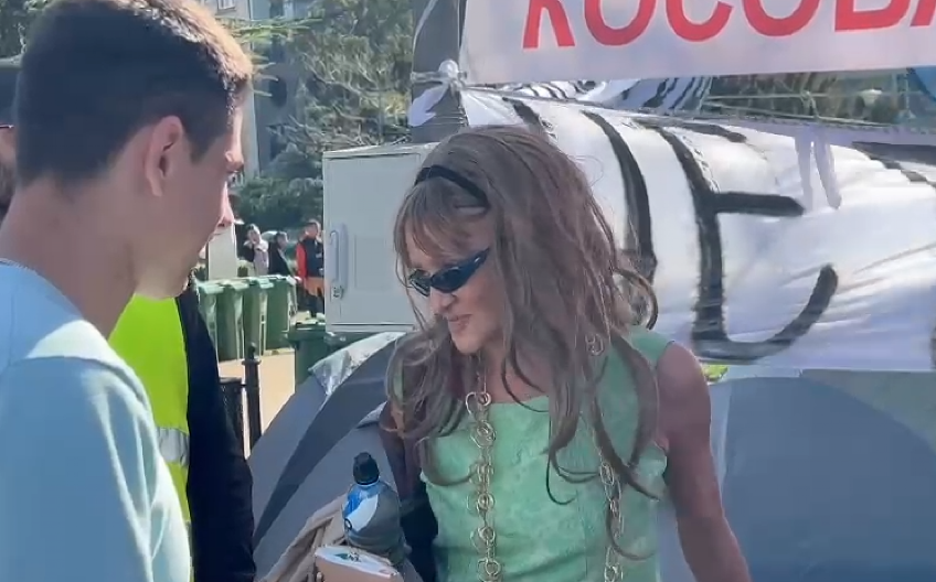 "DOSADILO MI JE" Pevačica promenila ime u sedmoj deceniji života!