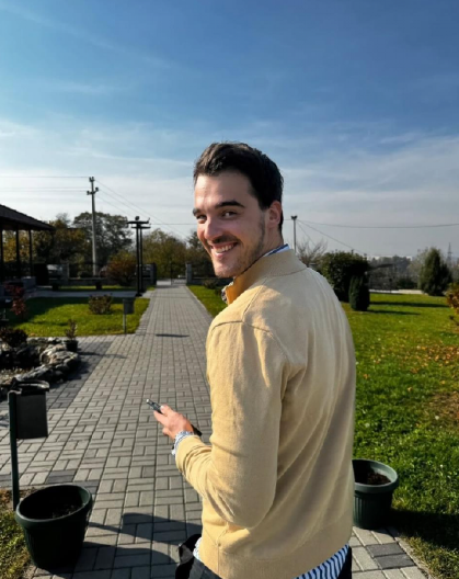 PRVA FOTOGRAFIJA TEK ROĐENOG SINA ALEKSE PEROVIĆA Pevač krio da je Isidora trudna, a danas se čestitke nižu