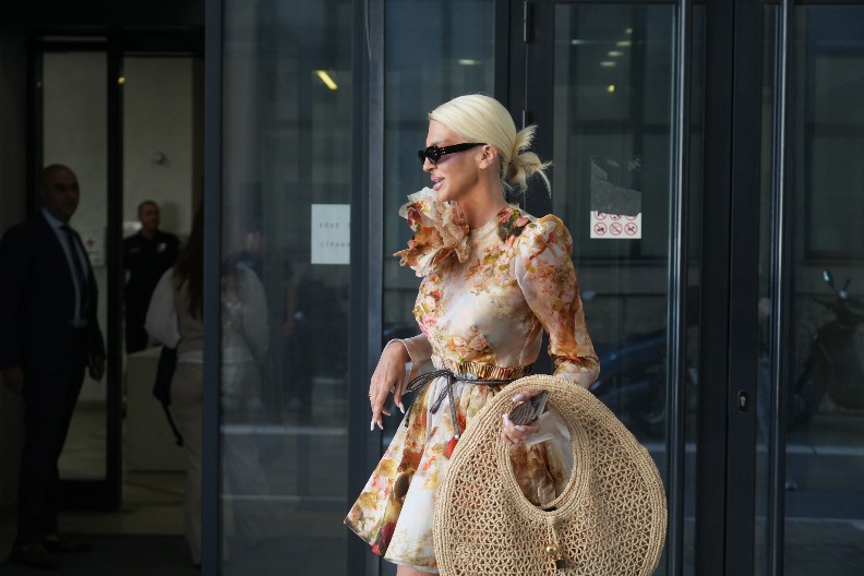 PEVAČ GODINAMA PODRŽAVAO KARLEUŠU, A SAD JOJ JE OKRENUO LEĐA? "Treba da se vrati sebi, zviznula se opasnim..."