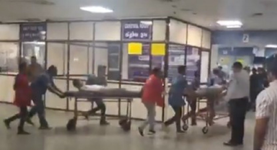 IMA PREŽIVELIH U PADU AVIONA U INDIJI Oglasila se kompanija aviona, RANJENE HITNO EVAKUIŠU (UZNEMIRUJUĆI SNIMCI)