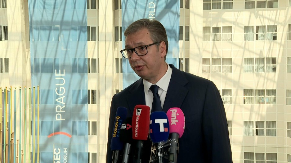 VUČIĆ SE OGLASIO VIDEO-PORUKOM "Za nas je važno da ekonomija napreduje, da plate i penzije rastu, da naša zemlja menja svoje lice"