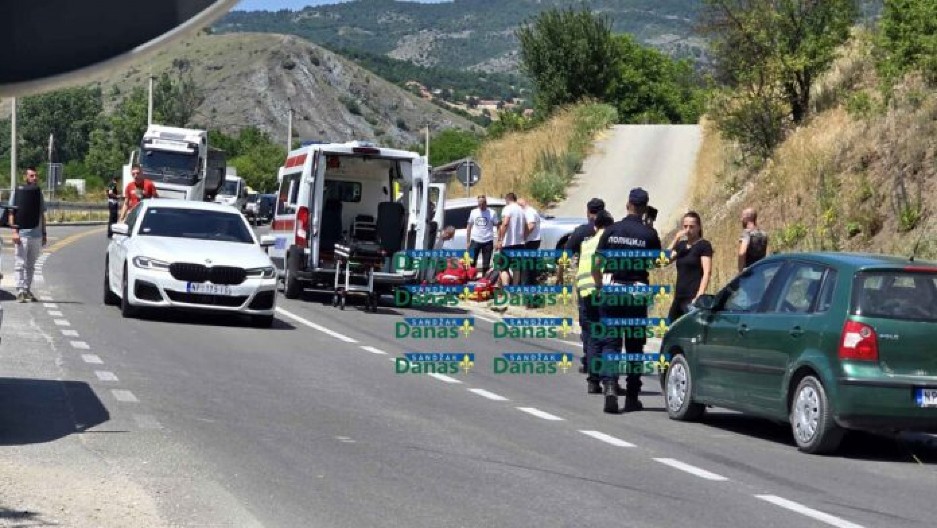 KRV NA ASFALTU: Motociklista i žena teško povređeni ispod Piloreta – Polo im presekao put!