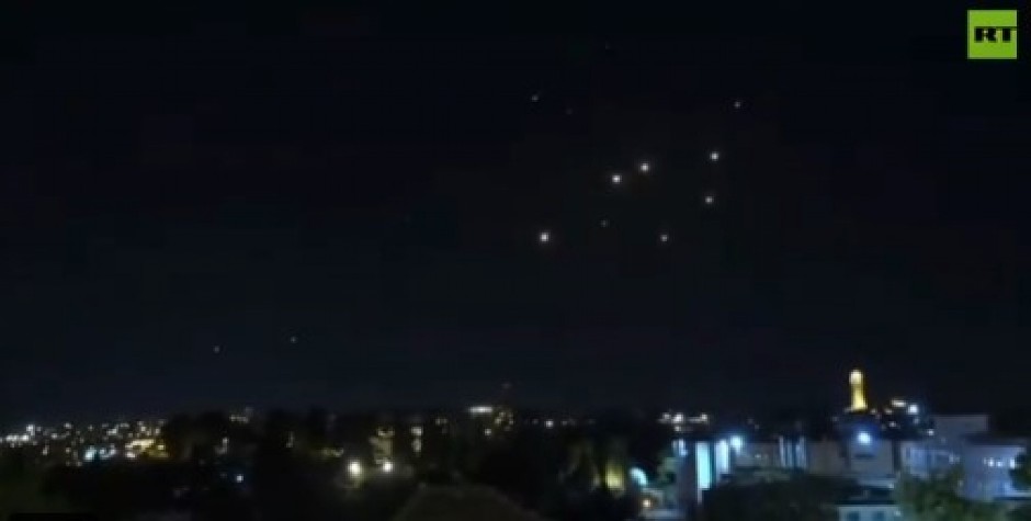 UBIJENO NAJMANJE 10 OSOBA! Izrael broji mrtve nakon iranskog napada na rafineriju