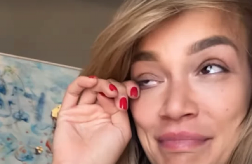 MARIJA MIKIĆ LIJE SUZE NAKON GLASINA O RAZVODU Više ne krije, snimala se u ovom stanju, evo gde se sada nalazi (FOTO)