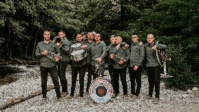 KONCERT ORKESTRA MIROSLAVA ĐENISIJEVIĆA ISPRED KULTURNOG CENTRA SRBIJE U PARIZU Prethodi mu zanimljivo predavanje o trubi i Dragačevu