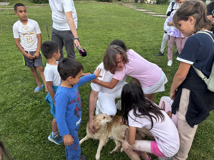 Željko Mitrović i ove godine vodi decu iz SVIH domova na more! "Letovanje za sve" postalo je tradicija koja menja živote!