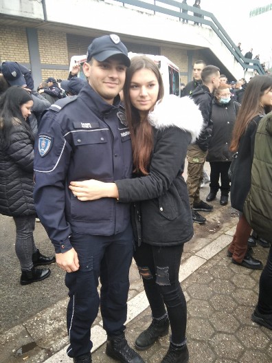 SMIRIĆU SE KADA MAJKA UBICE  BUDE IZA REŠETAKA – TAMO JOJ JE I MESTO! Zorica Panić, kojoj je monstrum ubio dvoje dece, nastavlja borbu za pravdu