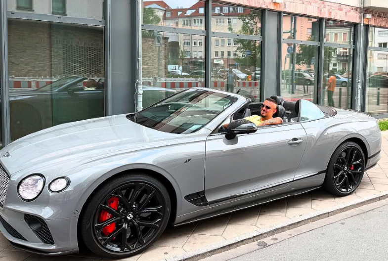 DARKO LAZIĆ U BESNOJ MAŠINI OD 300.000 EVRA! Folker se ponovio kabrioletom! (FOTO)