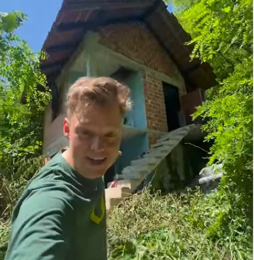 AMERIKANAC KUPIO KUĆU U SRPSKOJ ZABITI ZA 5.000 EVRA Nema ni struje ni vode, a unutra šok