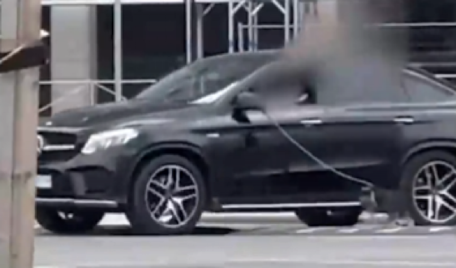 PA JE L’ OVO REALNO? Pogledajte kako je vozač "mečke" natovario auto, region u neverici! (VIDEO)